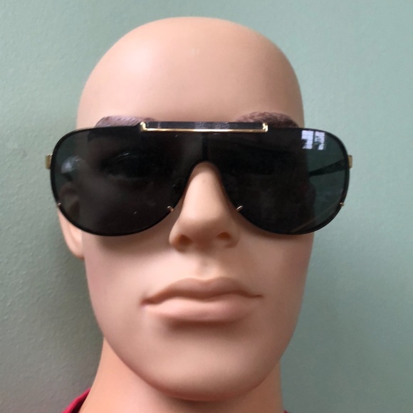 Versace Sunglasses - Picture 4 of 10
